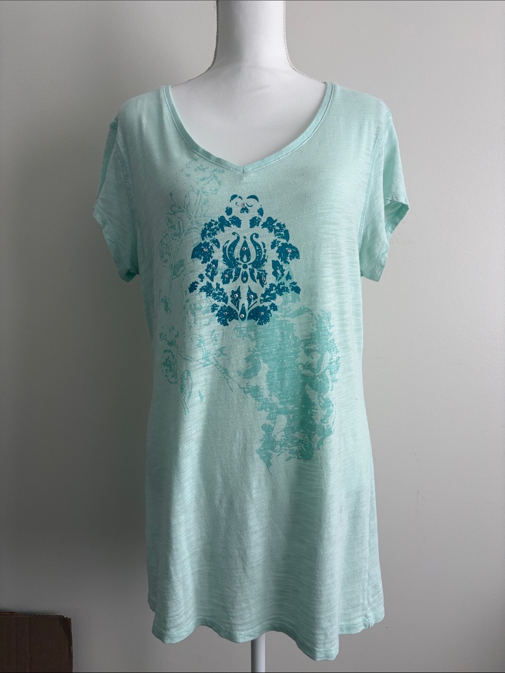 Earth Yoga Mint V-Neck Short Sleeve Tee with Teal Medallion Print